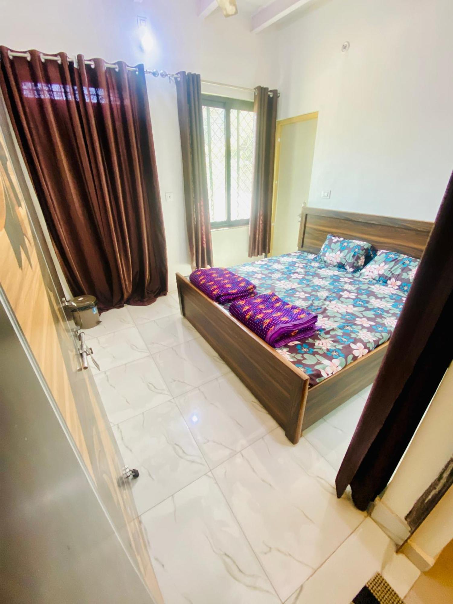 Nirupam Sadan Homestay Vrindāvan Exterior foto